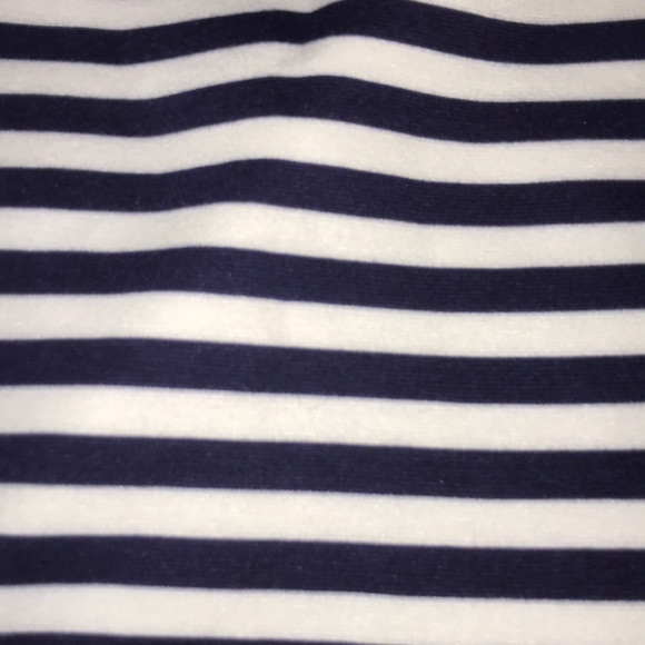A blue and white striped skirt - Picture 2 of 3